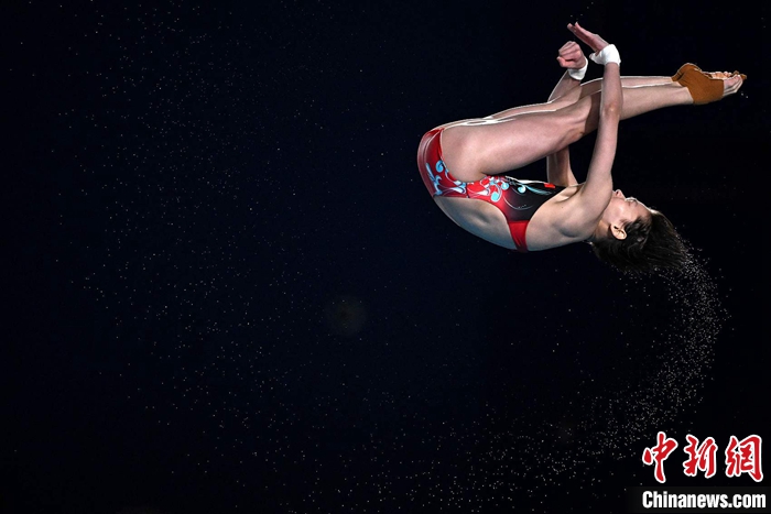 多哈世界游泳锦标赛女子10米台决赛：全红婵首夺