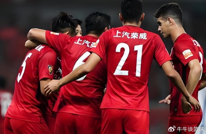 上港队三轮仅胜一场 奥斯卡退役巴尔加斯留队引